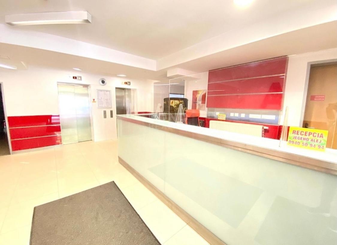 Apartman V Aleji Bratislava Bagian luar foto