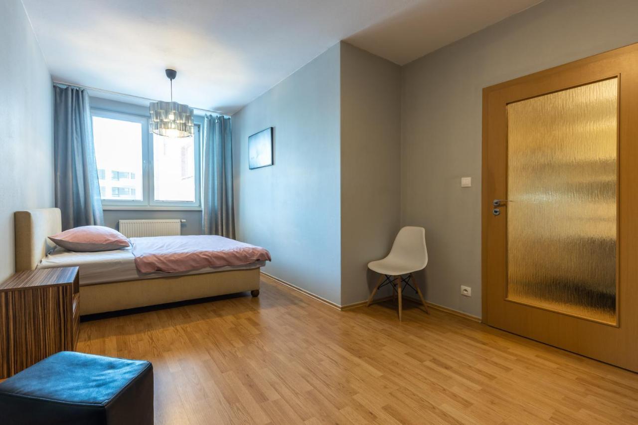 Apartman V Aleji Bratislava Bagian luar foto